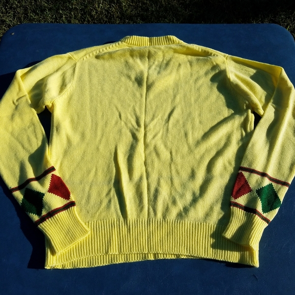 VTG Revere 60's 70's Acrylic Yellow V-Neck Sweater - Picture 2 of 7